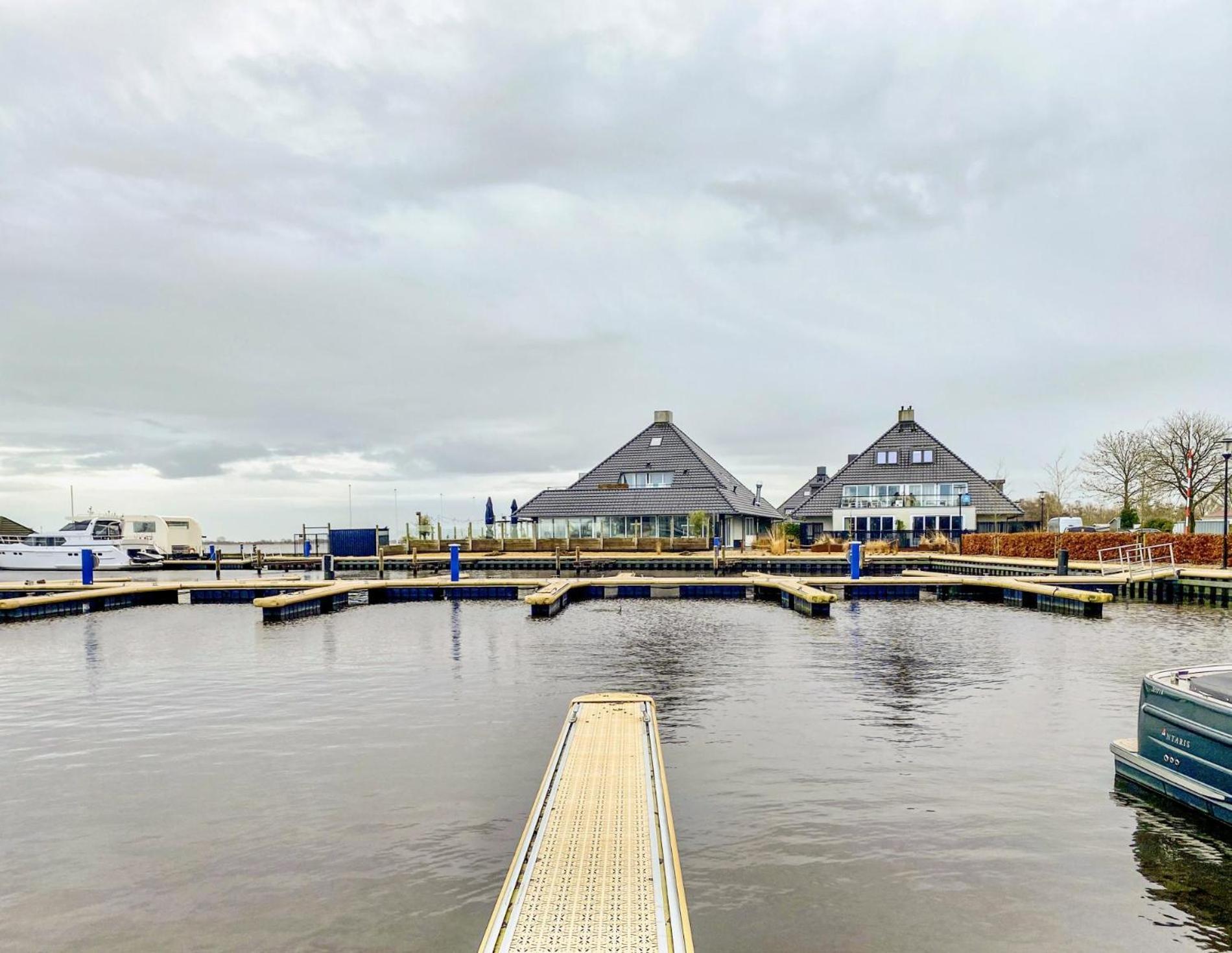Houseboat Blue Sneekermeer Offingawier Kültér fotó